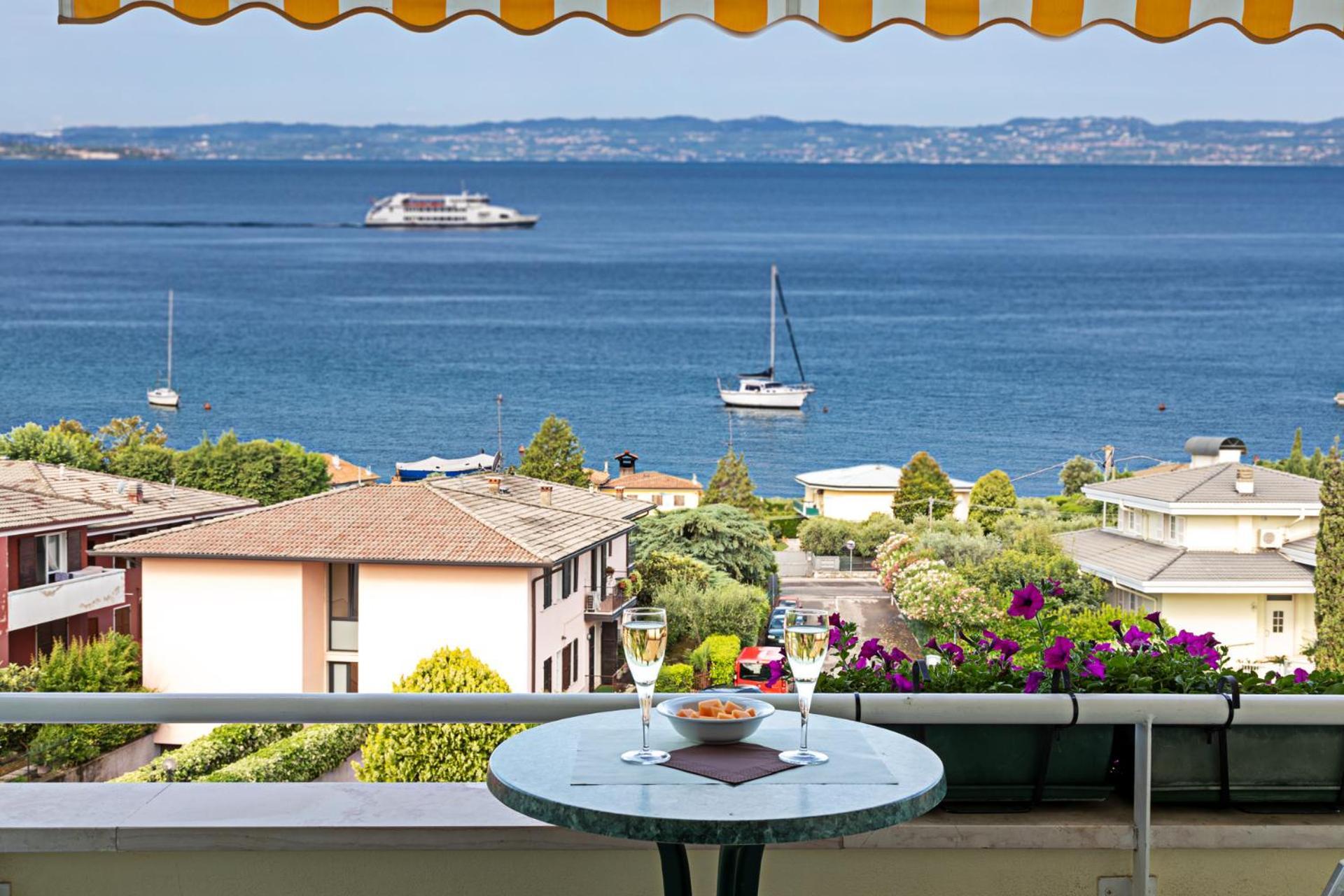 Hotel Gardenia&Villa Charme Bardolino Buitenkant foto