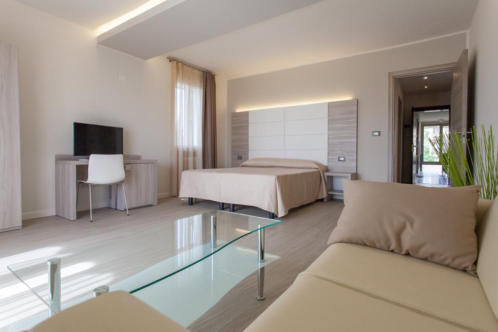 Hotel Gardenia&Villa Charme Bardolino Buitenkant foto