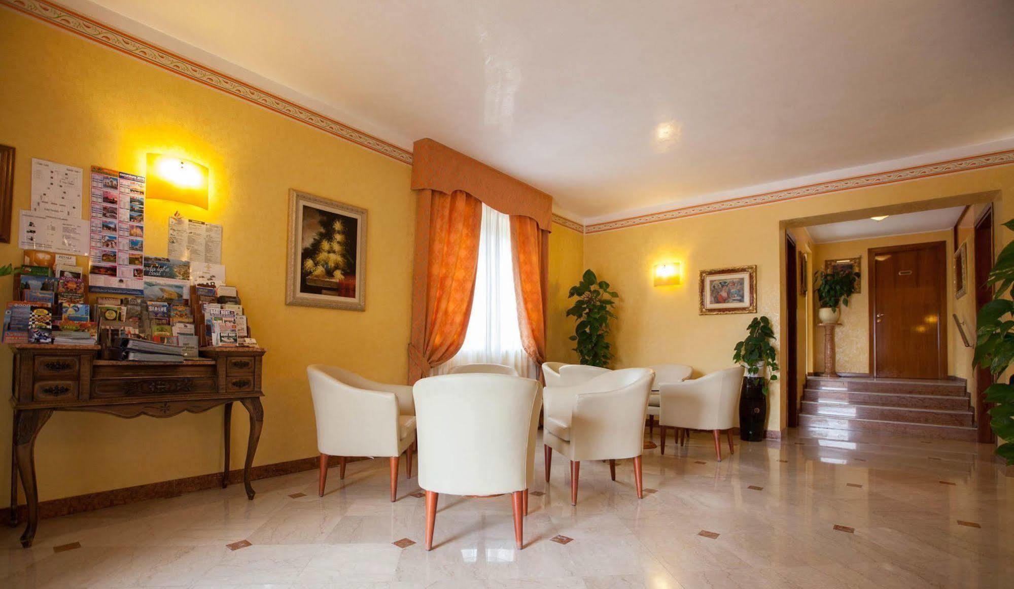 Hotel Gardenia&Villa Charme Bardolino Buitenkant foto